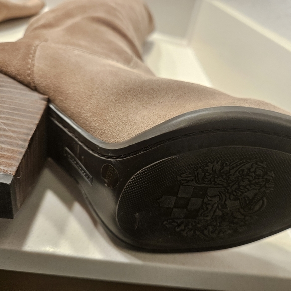 Vince Camuto Braden Verona Leather Tall Boots in Taupe Suede 8.5 - Picture 4 of 5